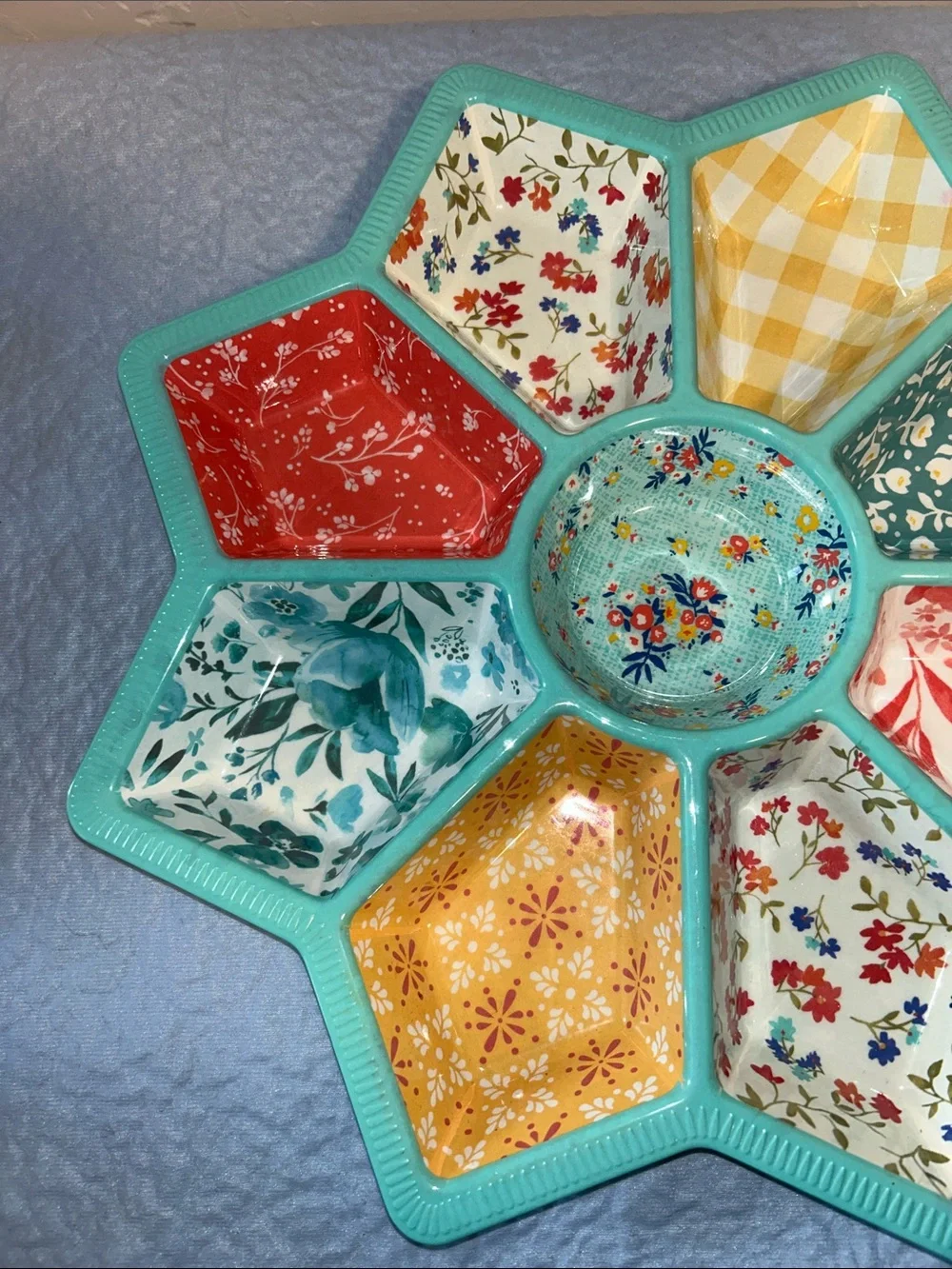 The Pioneer Woman Patchwork Medley Melamine Divided Star Serve Tray